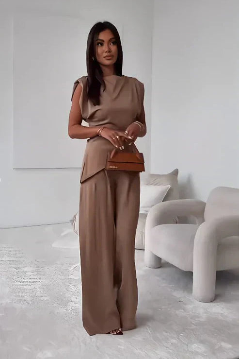 Arianna | Set confortabil din două piese, maro deschis